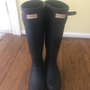 Hunter Original Classic Tall Rain Boots in Navy